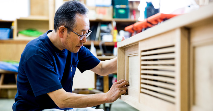 山口木工所の職人が一つひとつ命を吹き込んだ建具を作り続けています